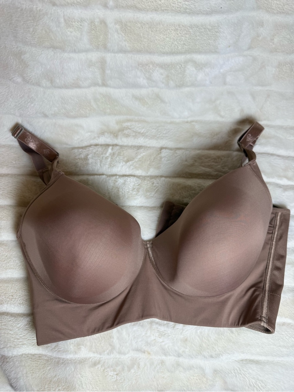 Smooth Full-Coverage Wireless Bra in Taupe 36 DDD